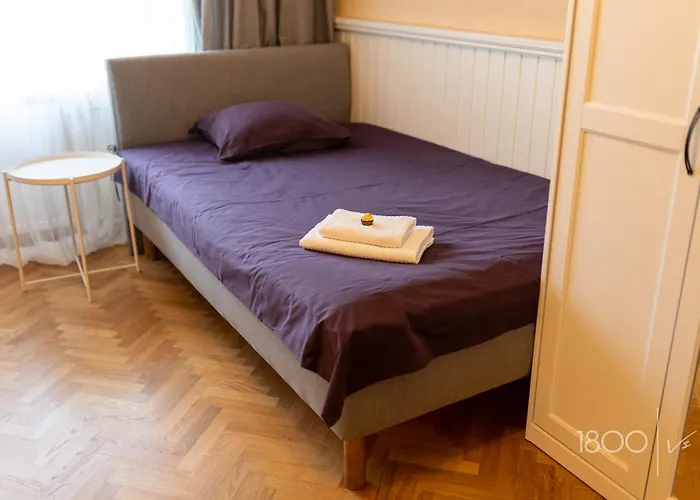 1800 By Vince Stay - Private Rooms In Town Hall Square